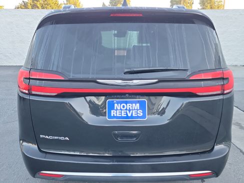 Used 2022 Chrysler Pacifica Touring-L image 22