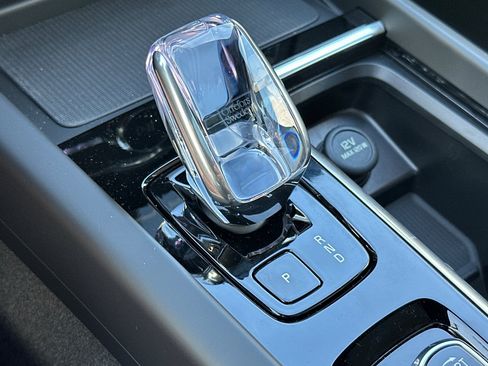 New 2026 Volvo XC60 B5 Plus AWD/4WD image 18