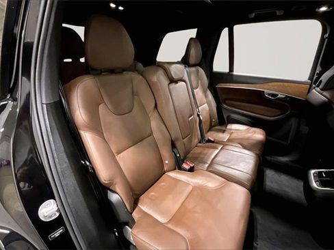 Certified 2024 Volvo XC90 B5 Plus image 28