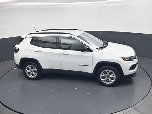 Used 2025 Jeep Compass Latitude AWD/4WD image 26