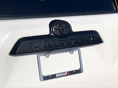 Used 2019 Toyota 4Runner TRD Off-Road Premium AWD/4WD image 10