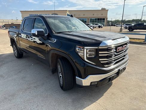 Used 2025 GMC Sierra 1500 SLT RWD image 18