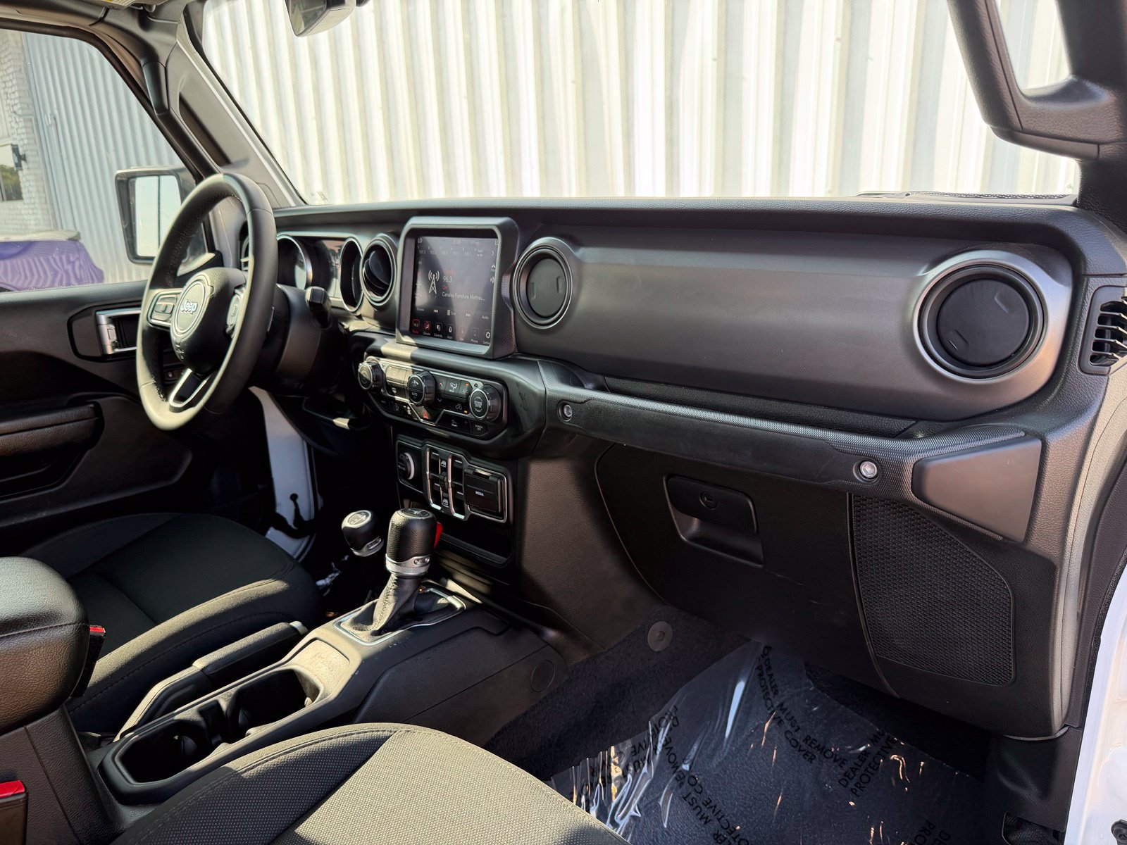 Used 2023 Jeep Gladiator Sport AWD/4WD image 19