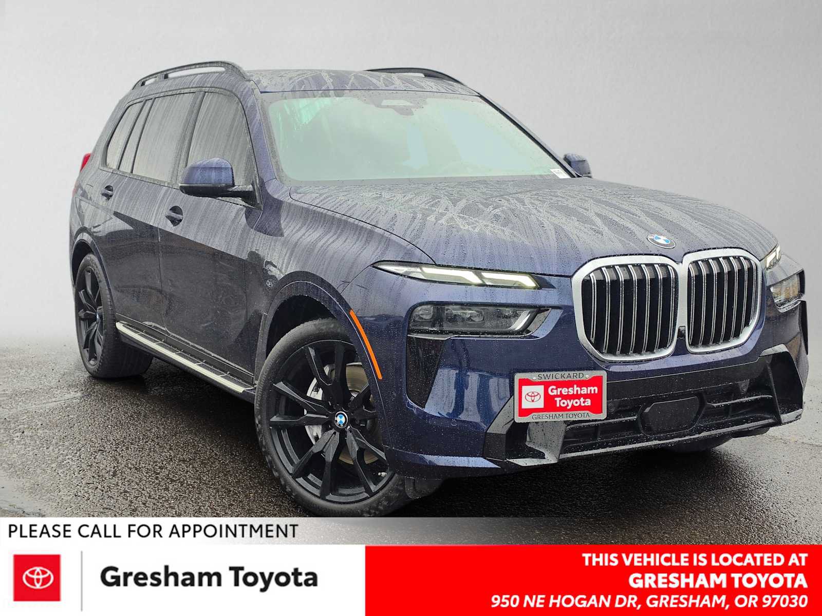 Used 2023 BMW X7 xDrive40i w/ M Sport Package AWD/4WD image 1