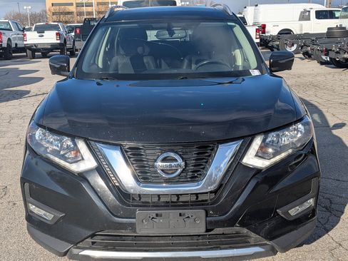 Used 2017 Nissan Rogue SV image 11