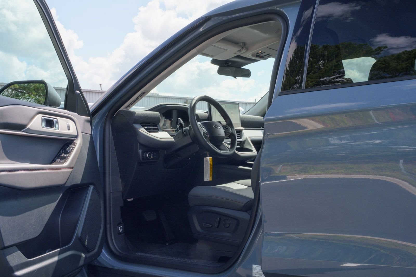 New 2026 Ford Explorer Active w/ Active Comfort Package RWD image 17