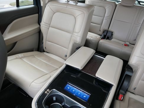 Used 2022 Lincoln Navigator L Reserve w/ Equipment Group 201A image 12