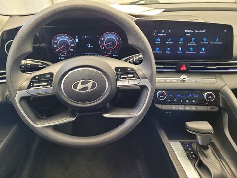 Used 2024 Hyundai Elantra SEL FWD image 22