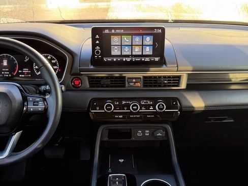 Used 2025 Honda Pilot EX-L image 15