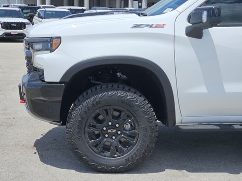 New 2026 Chevrolet Silverado 1500 ZR2 AWD/4WD image 6