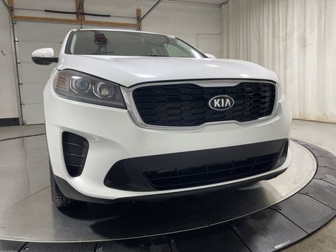 Used 2020 Kia Sorento LX image 2