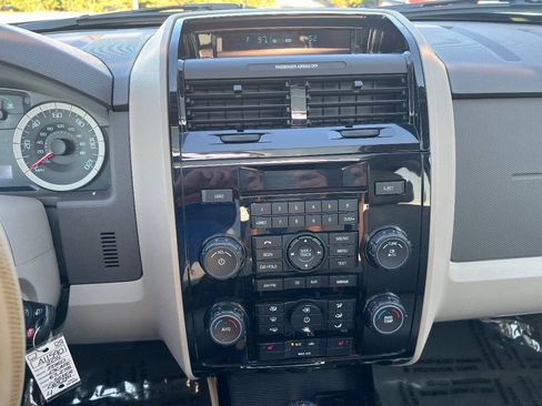 Used 2011 Ford Escape Limited AWD/4WD image 35