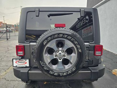 Used 2016 Jeep Wrangler Unlimited Sahara w/ Connectivity Group image 11