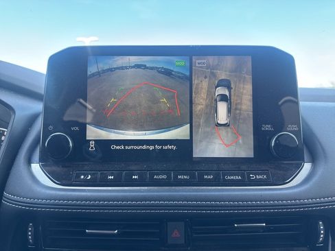 Used 2021 Nissan Rogue SL w/ Premium Package image 48