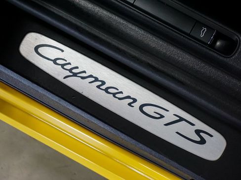 Used 2019 Porsche 718 Cayman RWD image 53