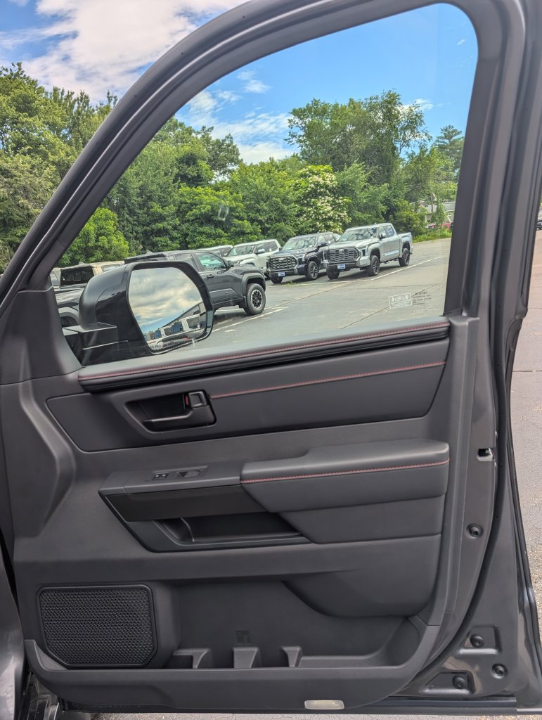 Used 2026 Toyota Tundra Limited AWD/4WD image 18