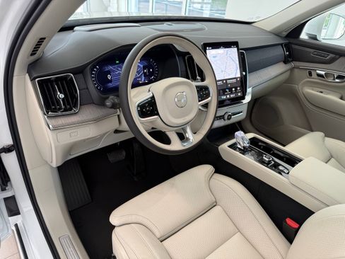 Used 2026 Volvo XC90 B6 Ultra w/ Protection Package AWD/4WD image 18