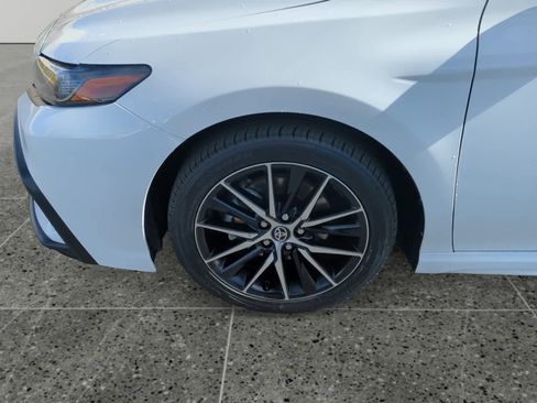 Used 2024 Toyota Camry SE image 14