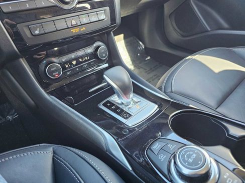 Used 2018 INFINITI QX30 Premium w/ Technology Package image 29