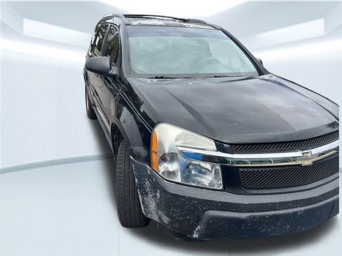 Used 2005 Chevrolet Equinox LS w/ Preferred Equipment Group image 2