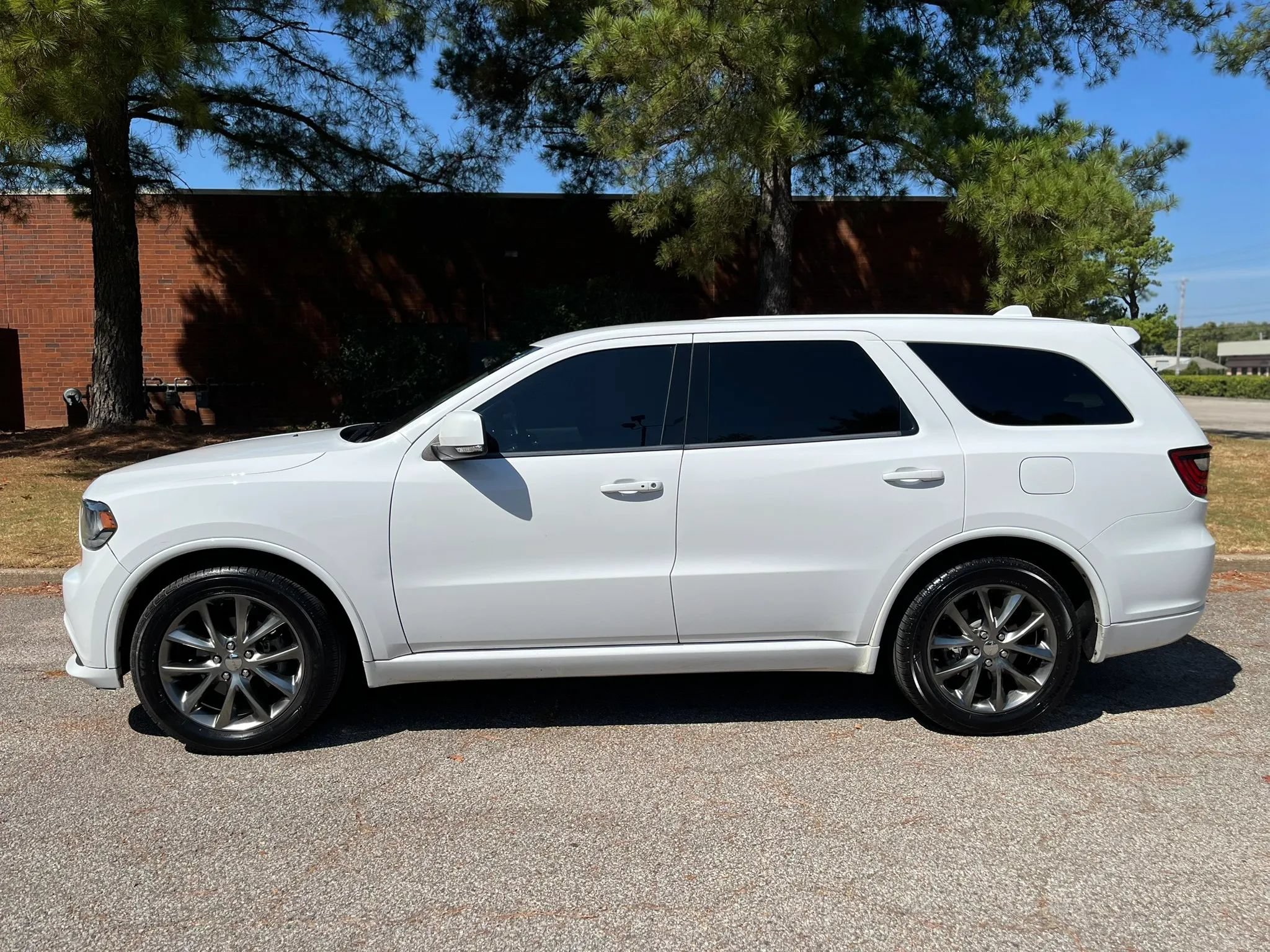 Used 2017 Dodge Durango GT w/ Nav & Power Liftgate Group RWD image 2