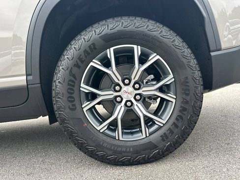 New 2026 GMC Acadia AT4 w/ Luxury Package AWD/4WD image 20