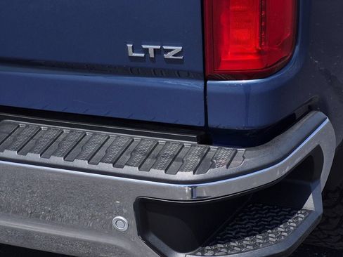 Used 2024 Chevrolet Silverado 2500 LTZ w/ LTZ Plus Package AWD/4WD image 11