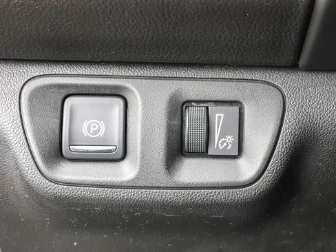 Used 2017 GMC Acadia Denali w/ Technology Package AWD/4WD image 21