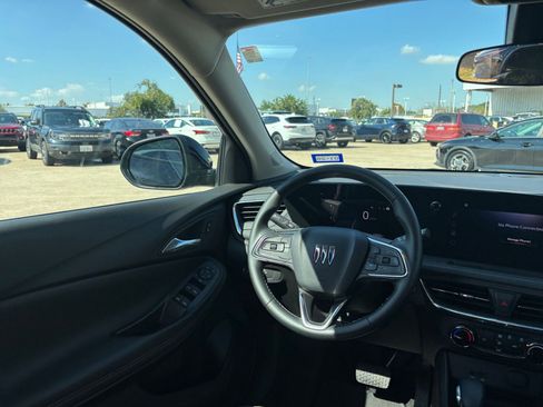 Used 2025 Buick Encore GX Preferred image 32