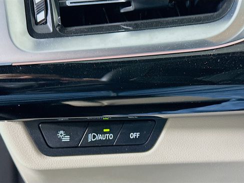 Used 2025 BMW X2 xDrive28i w/ Convenience Package image 17