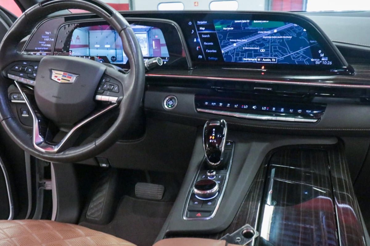 Used 2023 Cadillac Escalade Premium Luxury w/ Performance Package RWD image 28
