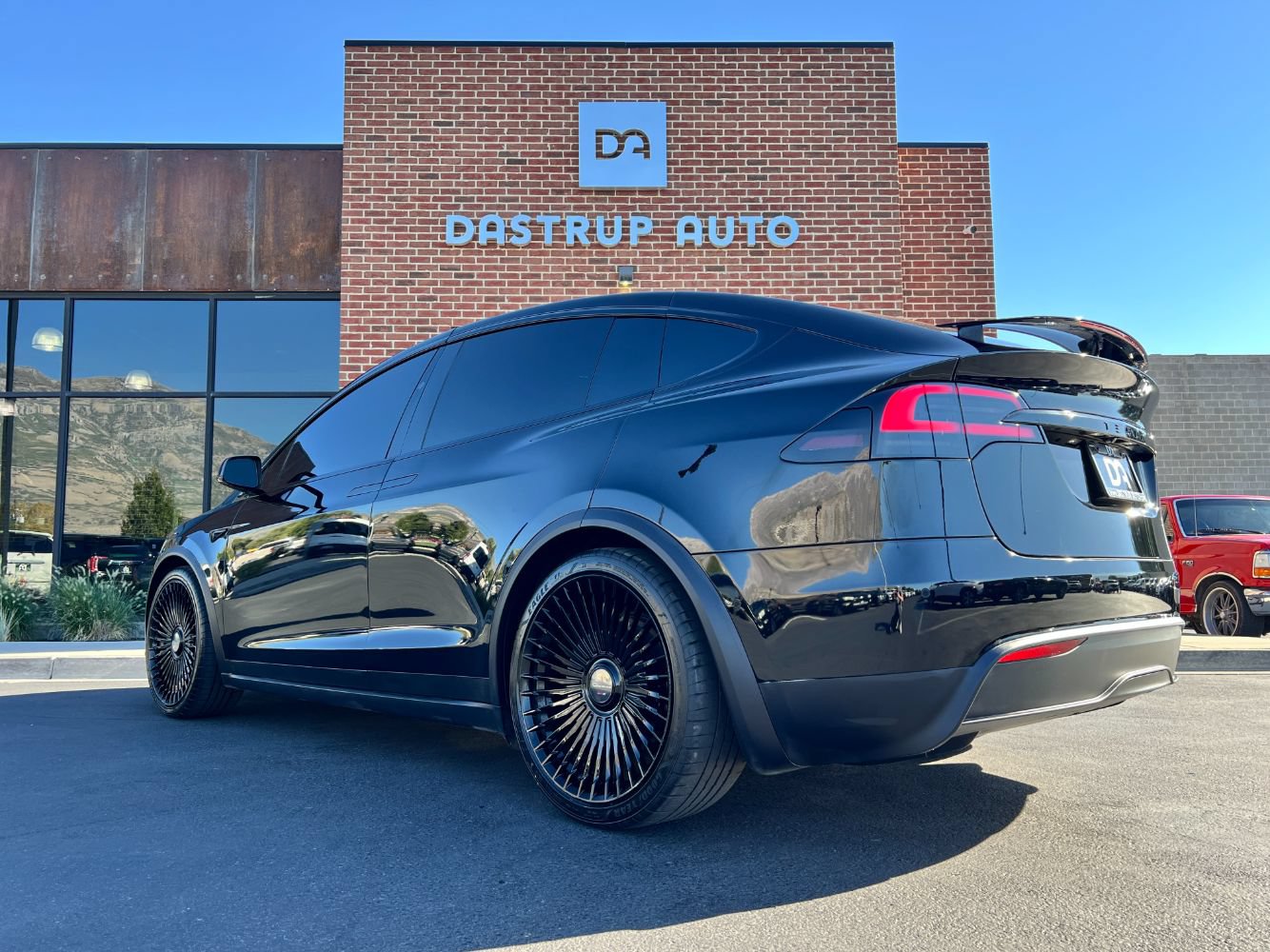 Used 2023 Tesla Model X AWD/4WD image 4