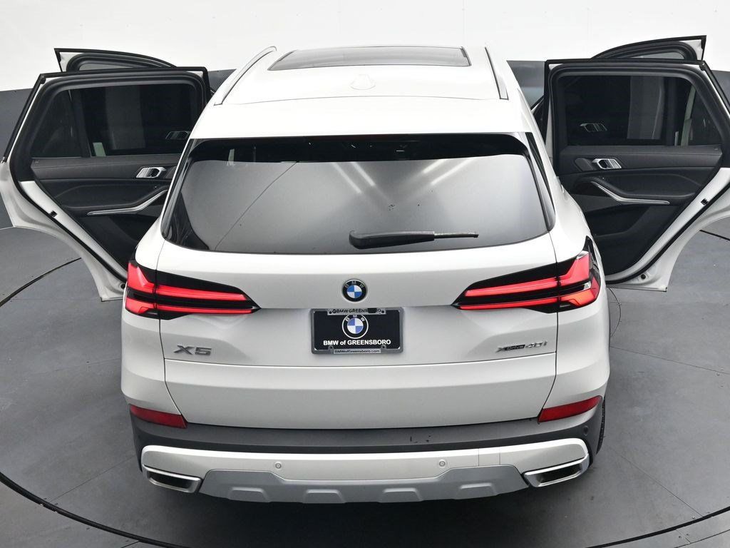 Used 2026 BMW X5 xDrive40i w/ Premium Package AWD/4WD image 44