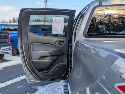Used 2020 Chevrolet Colorado Z71 image 32