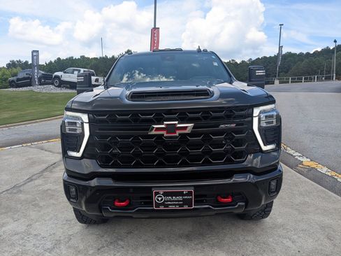 Used 2025 Chevrolet Silverado 2500 ZR2 w/ Technology Package AWD/4WD image 2
