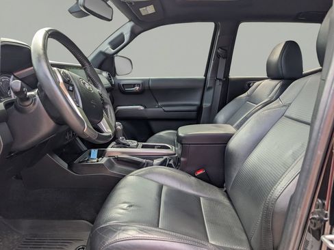 Used 2022 Toyota Tacoma Limited AWD/4WD image 17
