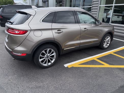 Used 2019 Lincoln MKC Select w/ Select Plus Package AWD/4WD image 4