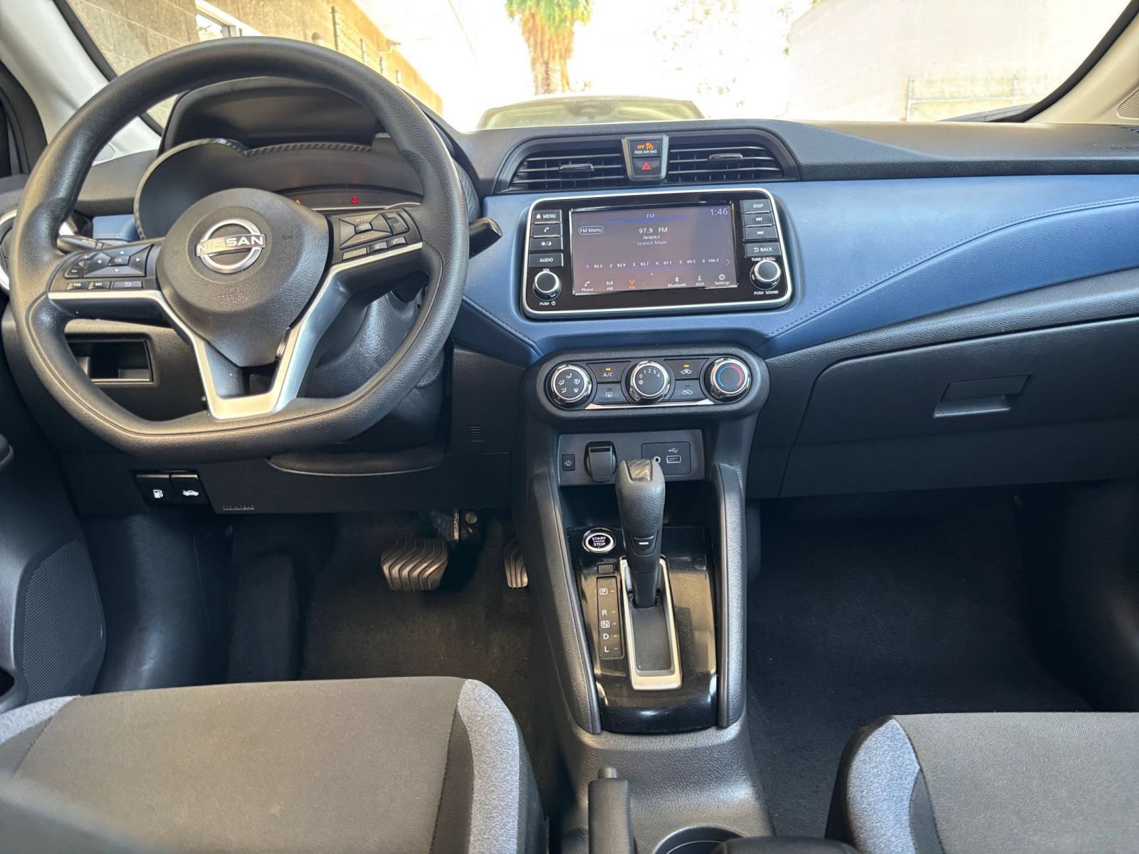 Used 2025 Nissan Versa SV FWD image 31