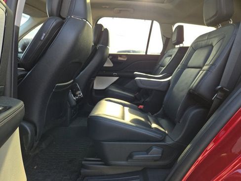 Used 2025 Lincoln Aviator Reserve w/ Equipment Group 201A image 13