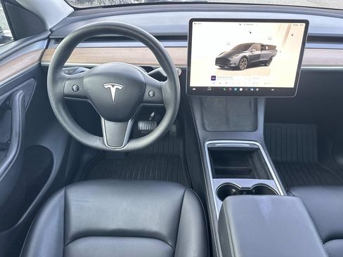 Used 2025 Tesla Model Y Long Range AWD/4WD image 21