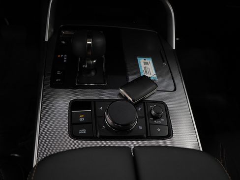 Certified 2025 MAZDA CX-70 Plug-In Hybrid w/ Premium Plus image 28