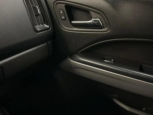 Used 2022 Chevrolet Colorado LT w/ Fleet Safety Package AWD/4WD image 16