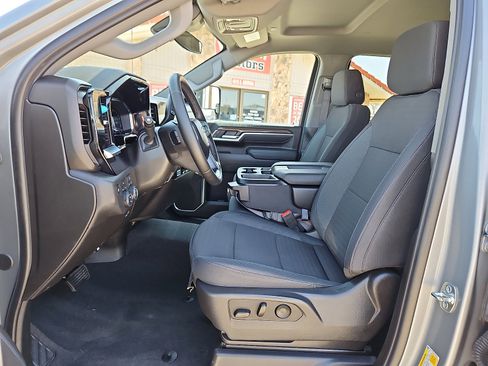 Used 2025 Chevrolet Silverado 2500 LT w/ Convenience Package image 10