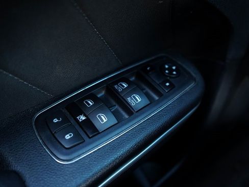 Used 2016 Dodge Charger SXT image 20