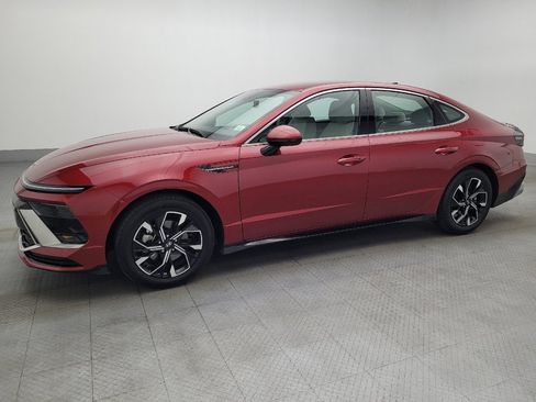 Used 2024 Hyundai Sonata SEL FWD image 2