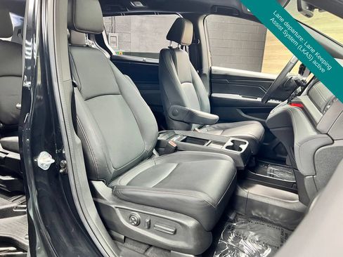 Used 2024 Honda Odyssey Sport image 8