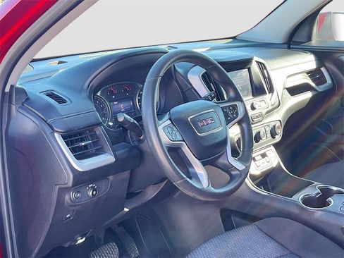 Used 2022 GMC Terrain SLE w/ Driver Convenience Package image 9