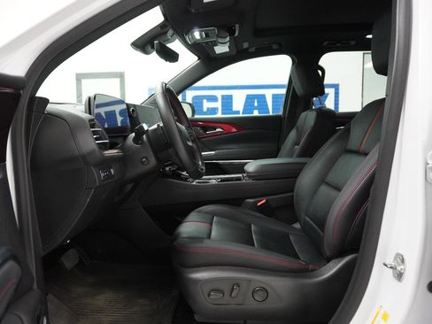 Used 2024 Chevrolet Traverse RS w/ LPO, Floor Liner Package image 9