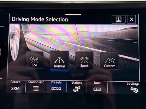 Used 2024 Volkswagen Tiguan SE R-Line image 22