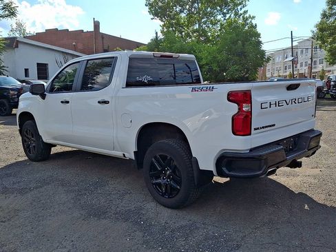 Used 2023 Chevrolet Silverado 1500 LT Trail Boss w/ LT Trail Boss Premium Package AWD/4WD image 6